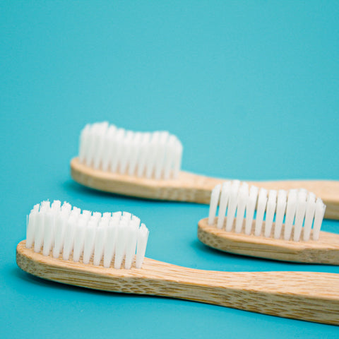 Duurzaam tandenpoetsen met een bamboe tandenborstel